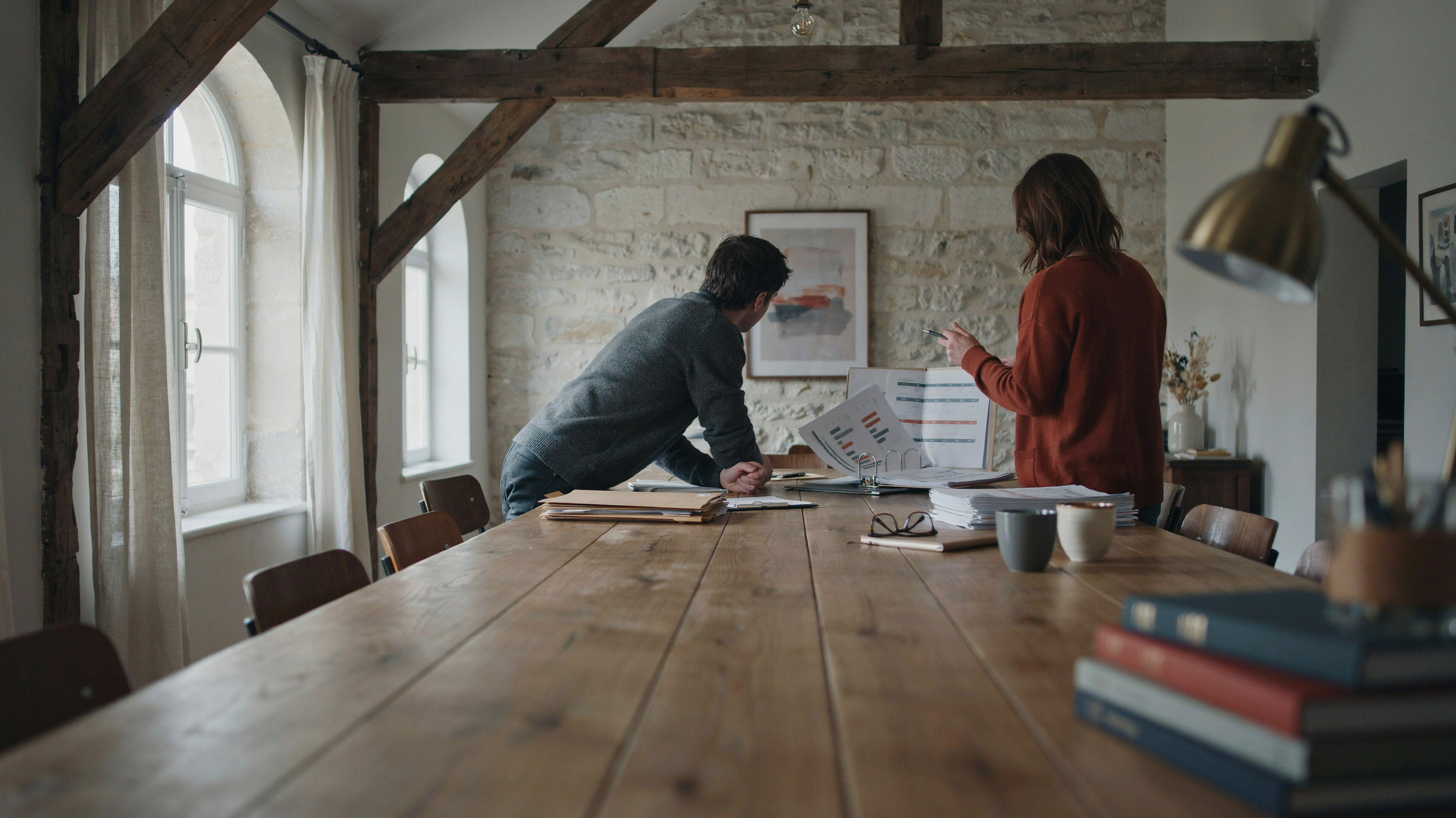 Illustration documentaire sur dossier projet culturel budget calendrier Bretagne